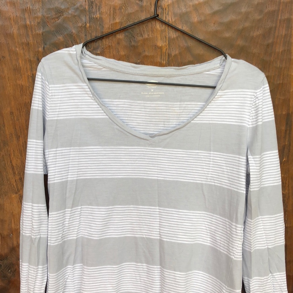 Long sleeve Old Navy vneck